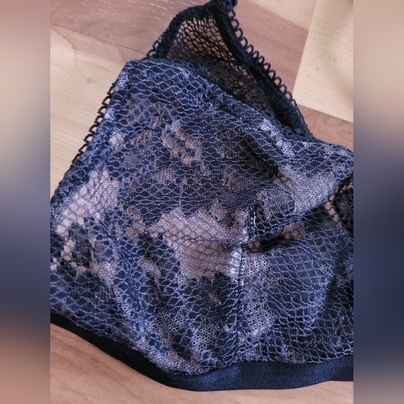 Victoria's Secret Black and Tan Lace Triangle Bralette in size Small - Picture 4 of 5